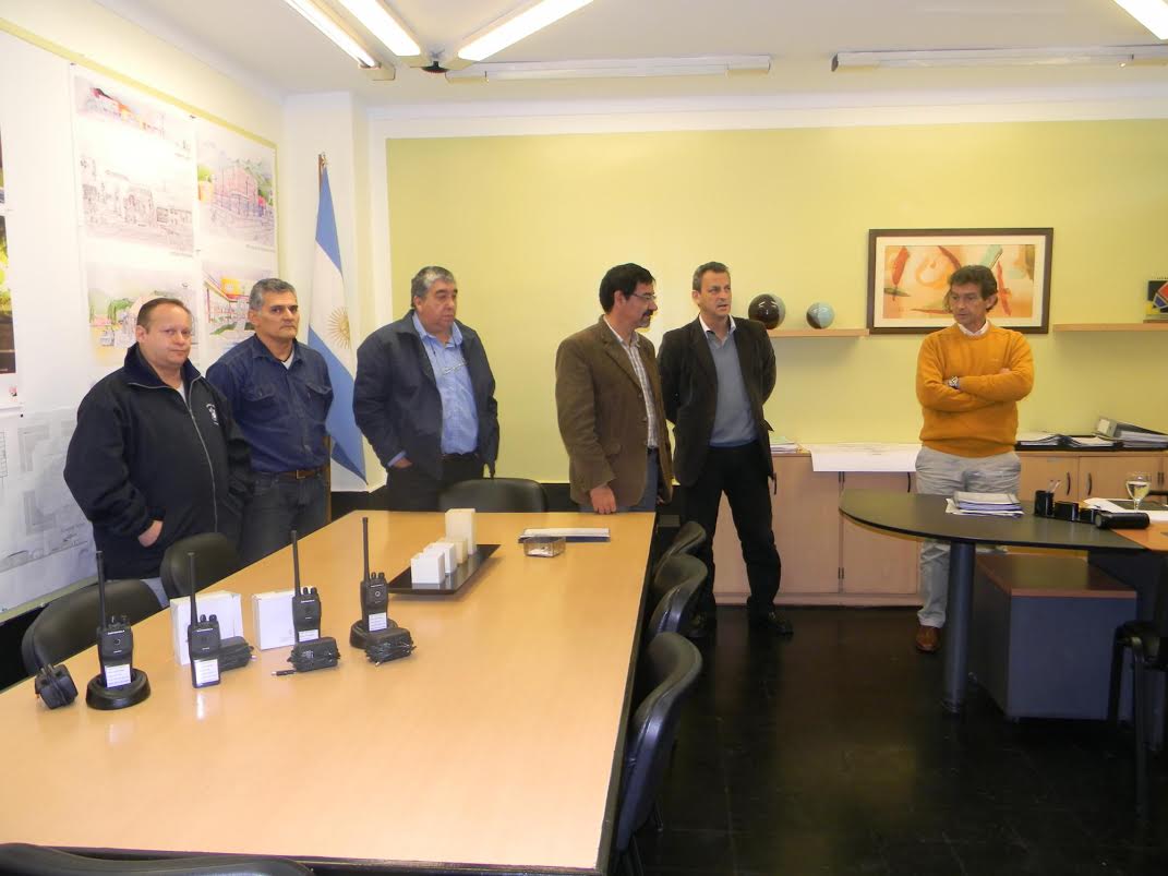 Entrega de Radiocomunicadores a representantes de cuatro comunas de la provincia