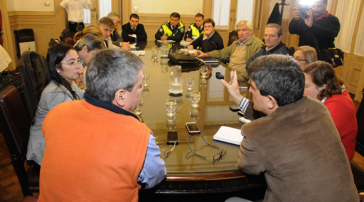 Coordinan acciones para asistir a las poblaciones aisladas en el sur