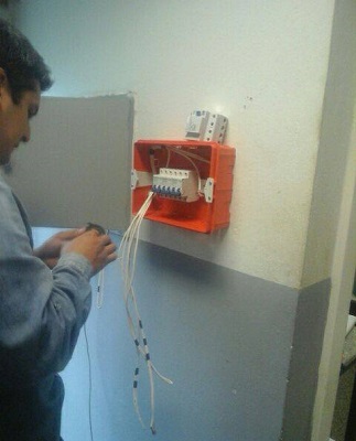 Construcciones Escolares | Trabajos electricos en la Esc. Ramón Paz Posse de Bda. del Río Salí