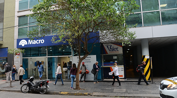 Economia | Inicia el pago del 20% para estatales