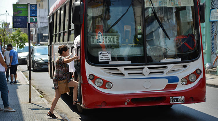 El lunes abonarán el subsidio a empresas de transporte público