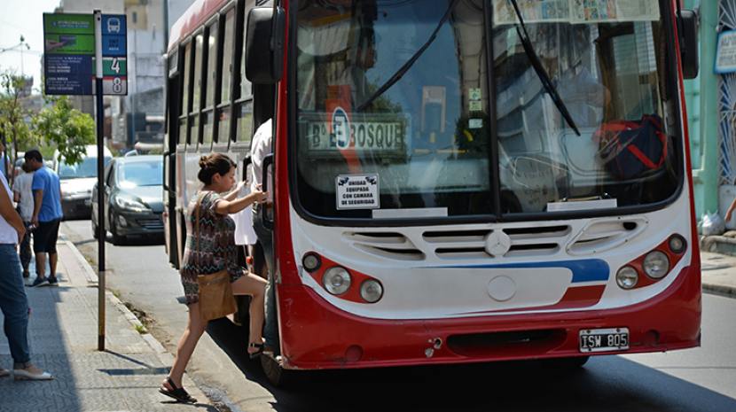 Tucuman | Manzur firmó con Meoni un acuerdo de $3 mil millones para subsidiar el transporte