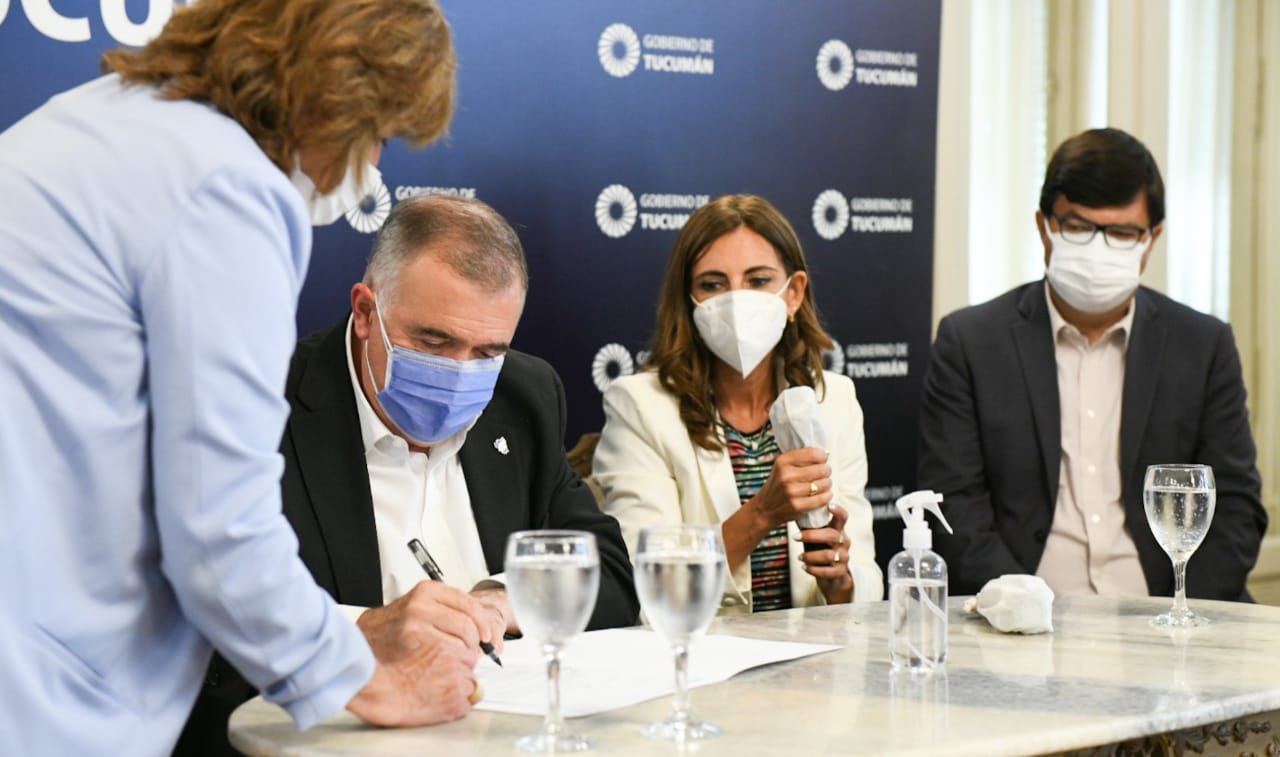 La Provincia otorgará un bono de $10.000 a los estatales
